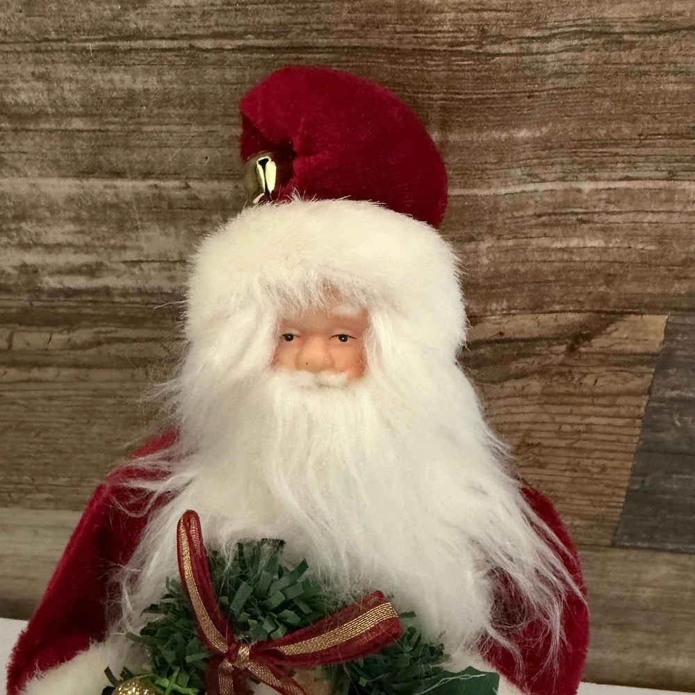 Vintage Style Standing Santa Claus Figurine Red Velvet Wreath Holiday Decor 12in